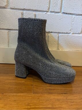 AEROSOLES Silver Shimmer Sock Ankle Boots 7